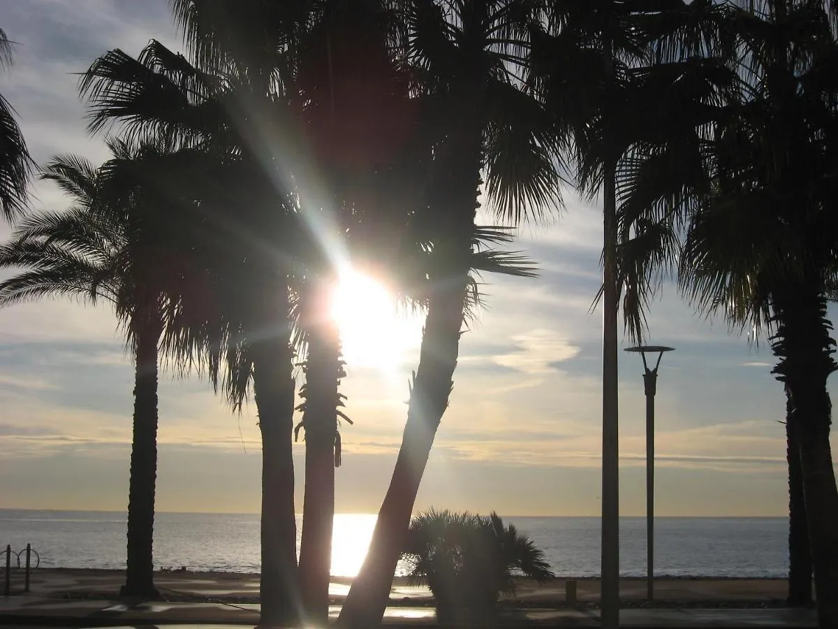 Plage Et Hippodrome. Parking Cagnes-sur-Mer Apartamento